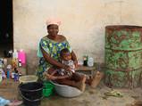 Benin 2007.
Manigri. Morgendliches Waschen